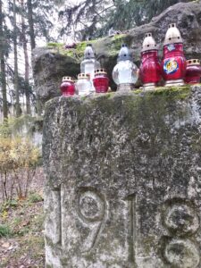 11 listopada na cmentarzu w Leszkowie