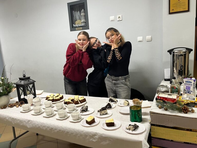 Szkolna Kawiarenka SU umilała czas podczas listopadowej wywiadówki.